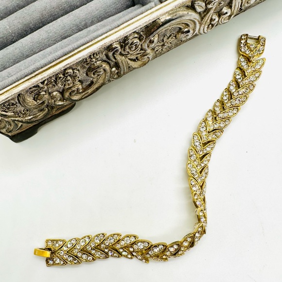 Vintage Rhinestone Bracelet - Picture 8 of 12